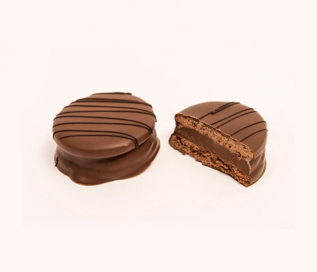 Milk Chocolate Alfajor 1